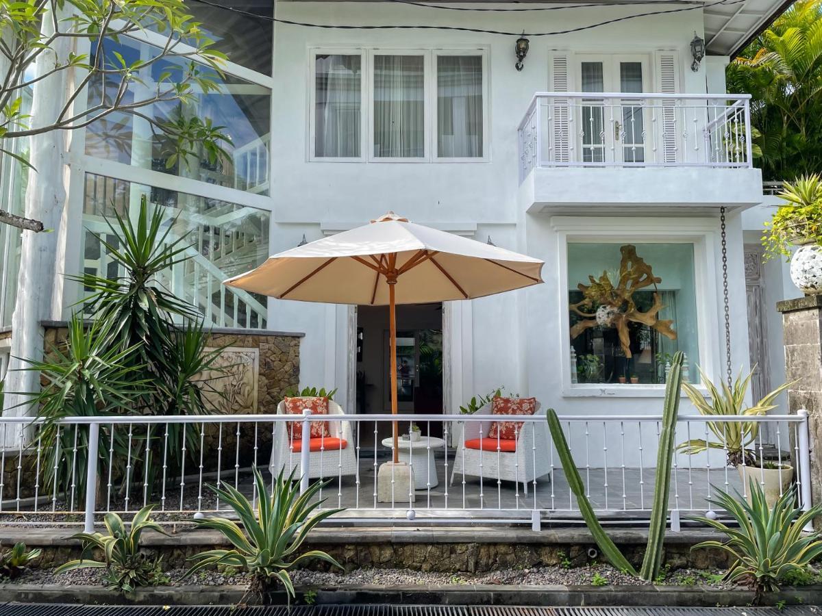 Beach House Canggu - 150M Berawa Beach Экстерьер фото