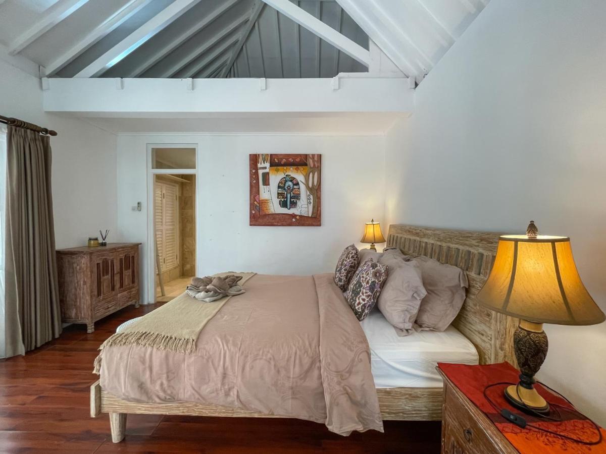 Beach House Canggu - 150M Berawa Beach Экстерьер фото
