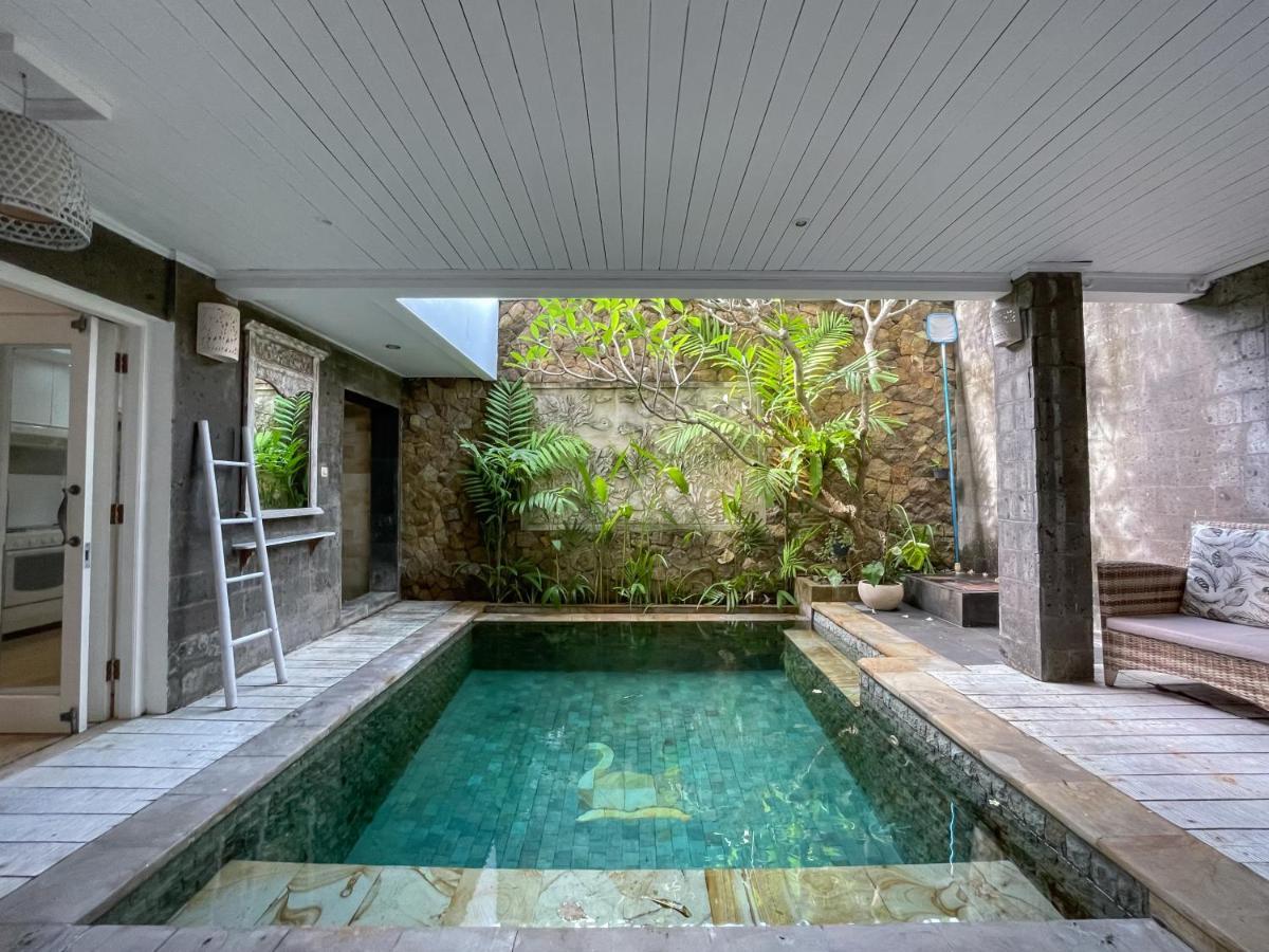 Beach House Canggu - 150M Berawa Beach Экстерьер фото