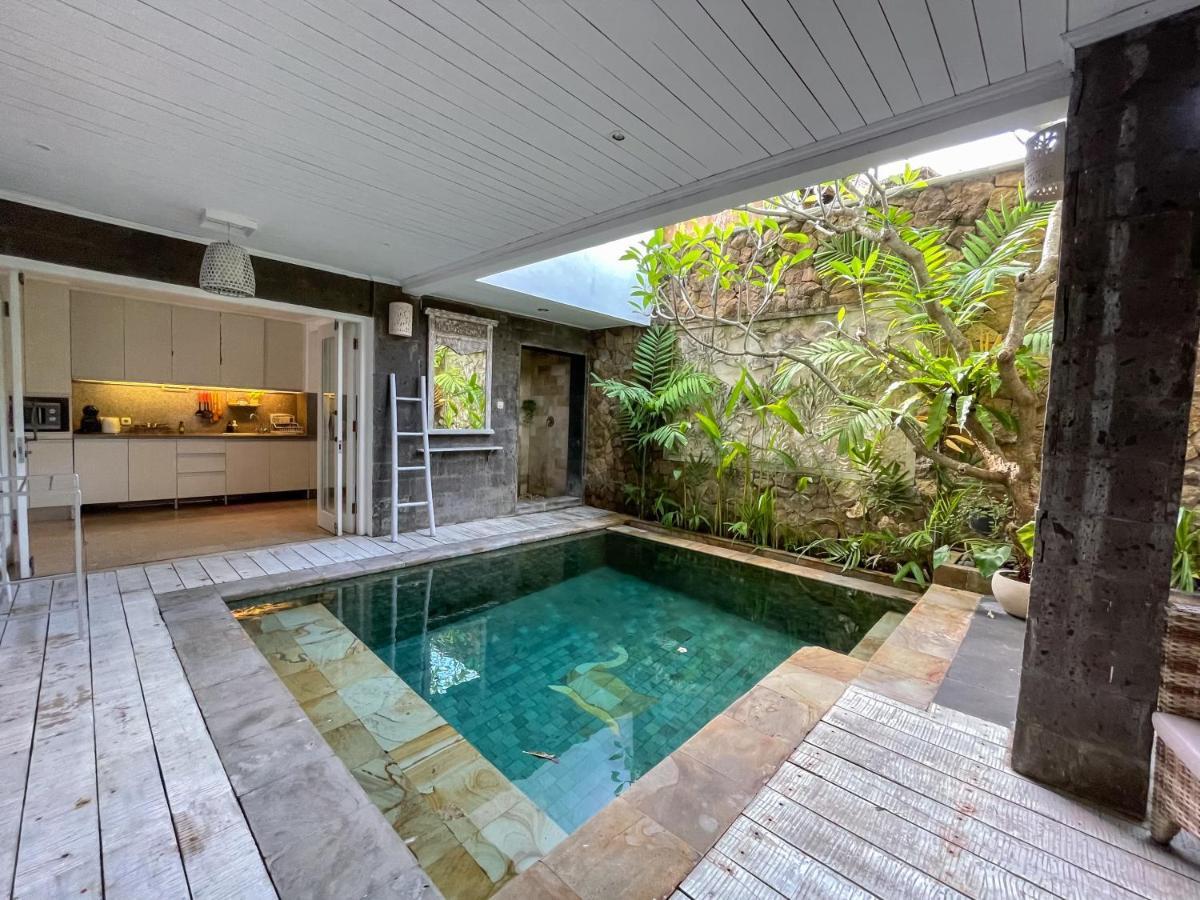 Beach House Canggu - 150M Berawa Beach Экстерьер фото