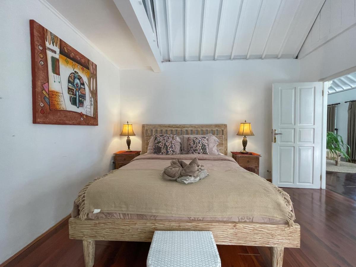 Beach House Canggu - 150M Berawa Beach Экстерьер фото
