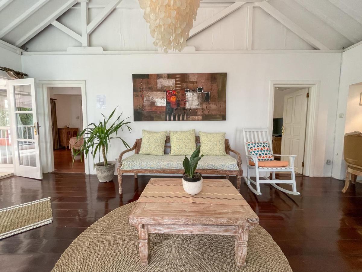 Beach House Canggu - 150M Berawa Beach Экстерьер фото