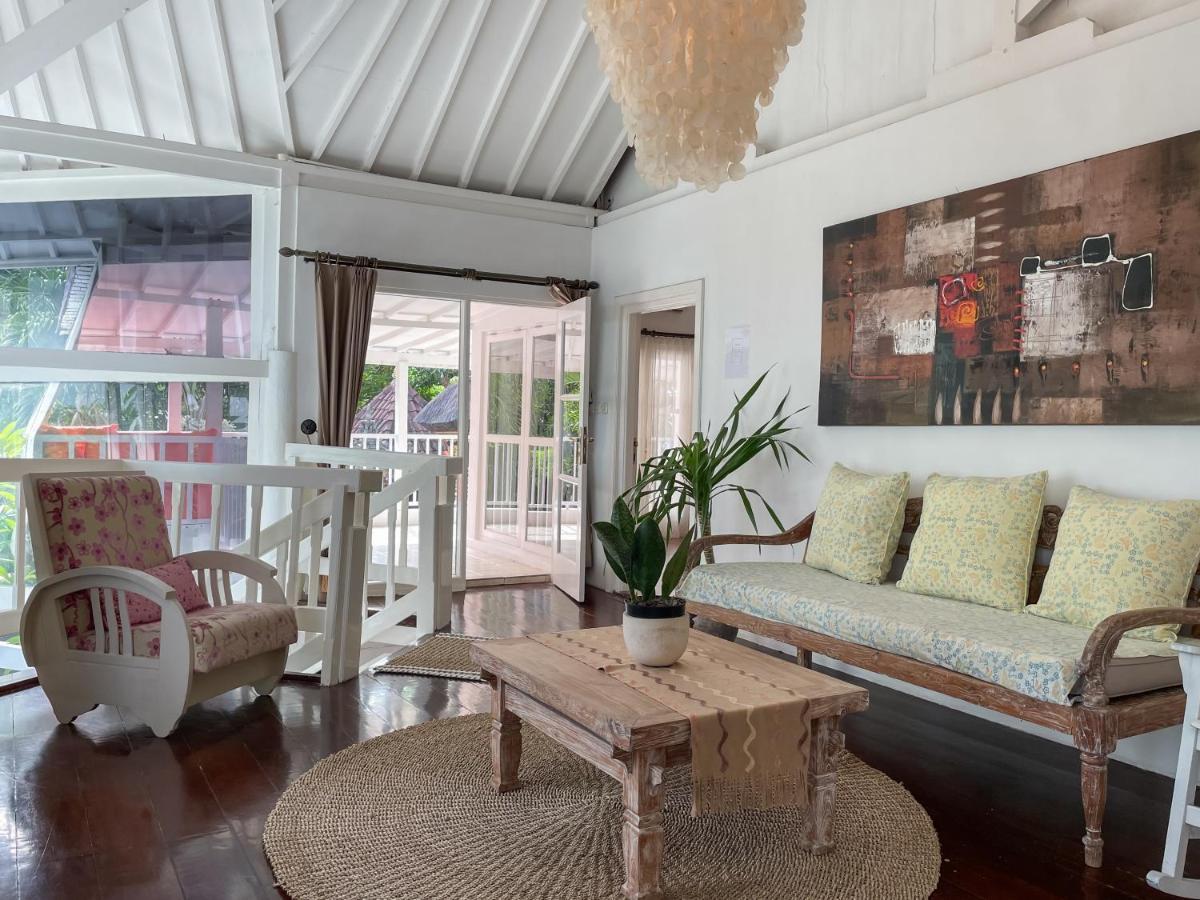 Beach House Canggu - 150M Berawa Beach Экстерьер фото