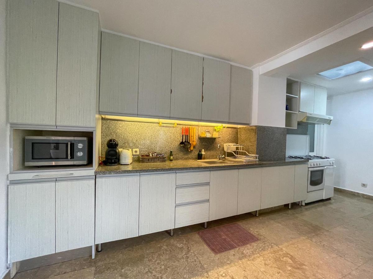 Beach House Canggu - 150M Berawa Beach Экстерьер фото
