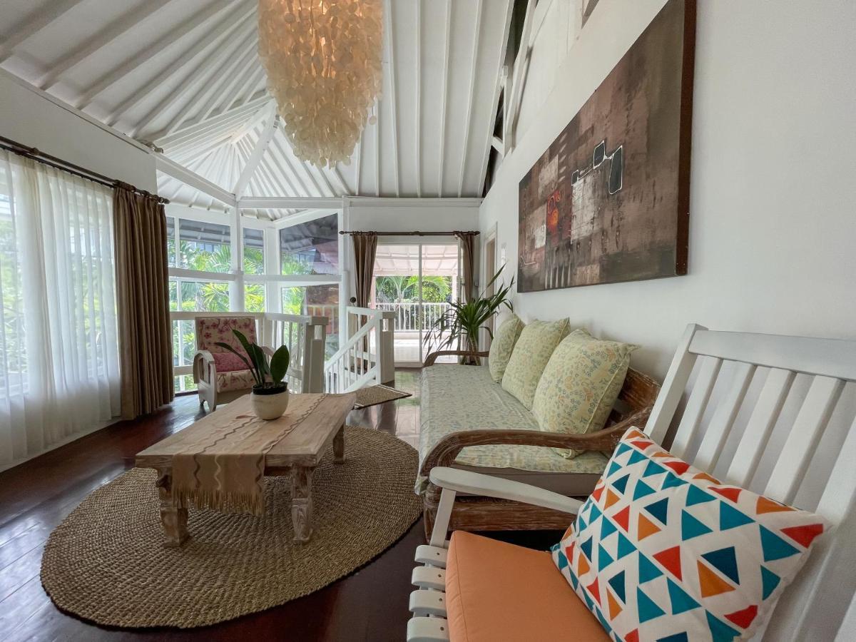 Beach House Canggu - 150M Berawa Beach Экстерьер фото